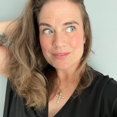 Lifeiskitsch's profile picture. “quirky, defiant, messy, odd, & absolutely charming”- me, according to my 6th grade teacher // Brain Cancer Patient Advocate// Faith/Hope/Love