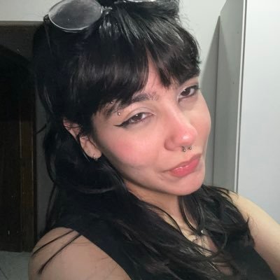 padovxsz's profile picture. eng de software | baixista amante de animação & rpg