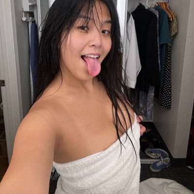 andiipoops42392's profile picture. 