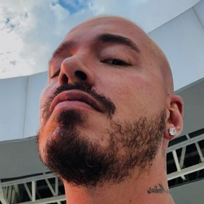 gatriik's profile picture. jurídico anitta (larissa)