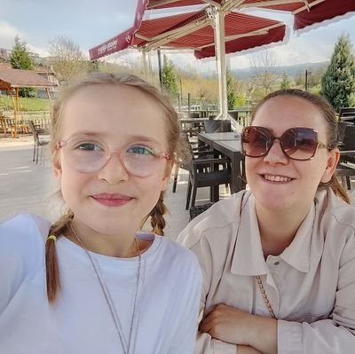 hrtrnv's profile picture. .....damn everyone