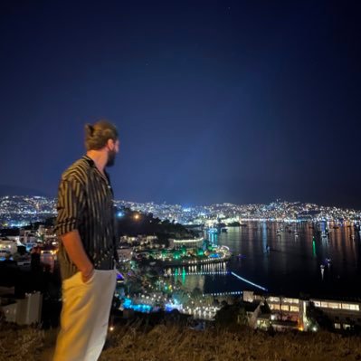 yedinci_hiss's profile picture. Birgün elbet ... bu bir @sahinsbey hesabıdır