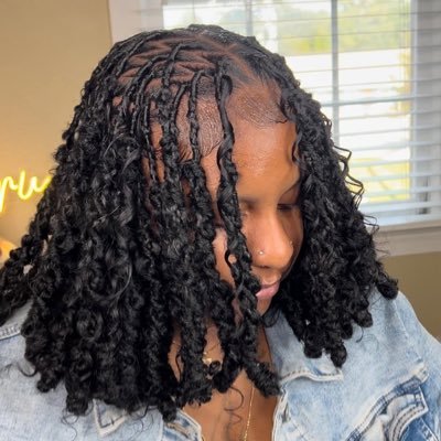 magicstrela's profile picture. 