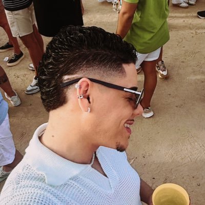 martarellii's profile picture. futuro ex bbb / +021 / cachaceiro assumido / padrinho do Théo, Manu e Ana Julia ♡ @granderio minha maior paixão.