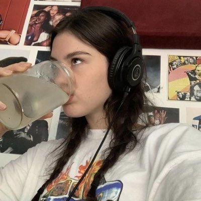 thechainzmoker's profile picture. eleanor are you feeling cold?