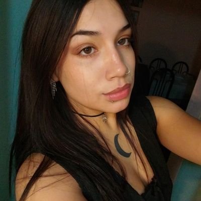 nadiafz_1's profile picture. qsy