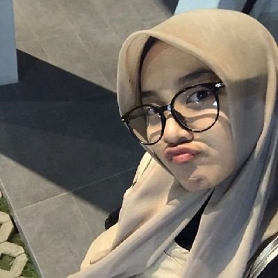 karin_untari's profile picture. cari duit yg banyak, kuota mahal say