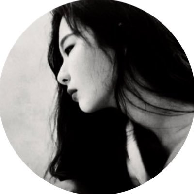 nerentis's profile picture. La parola, quando si fa sera, sgorga e si sospinge come fosse un’ossessa — smaniosa, ingorda, placida. Tristemente bisognosa d’esordio.