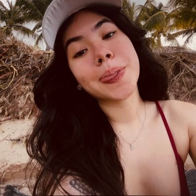 sunshinnesz's profile picture. espirito do mal, cão, de buceta e saia.