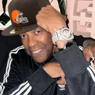 young_jefe601's profile picture. some days you're the bird , some days you're the statue