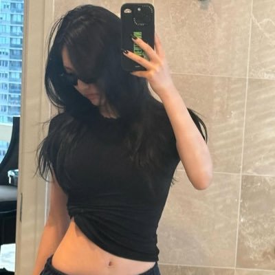 z3cpuiw's profile picture. @aespa ✶: ( @♡#카리나 #윈터 #은석 #소희 #마틴 ) ✿ mys briize ( #Ot7 ) 📁 + rise & @riize 💂🏻 ♥️ 411% be my æ