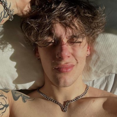 dfclsslt91's profile picture. 3/5  @onedirection