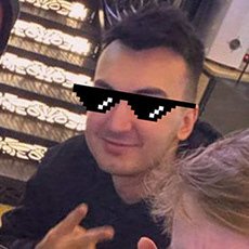 etozhrusya's profile picture. 