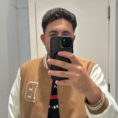 Hosnyscrolls's profile picture. 