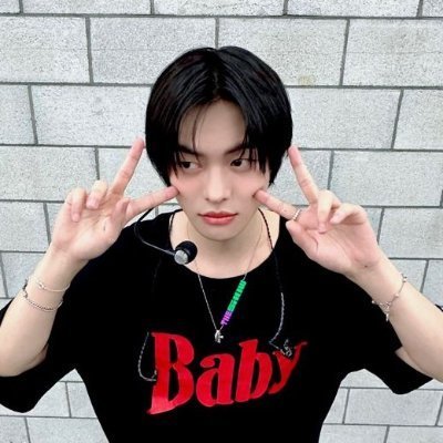 Ieeeleo's profile picture. only for @_leo0o0o ♡

♡ enhypen, wayv, seventeen ♡