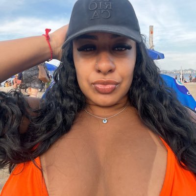 anabjs22's profile picture. Quem me protege não dorme.