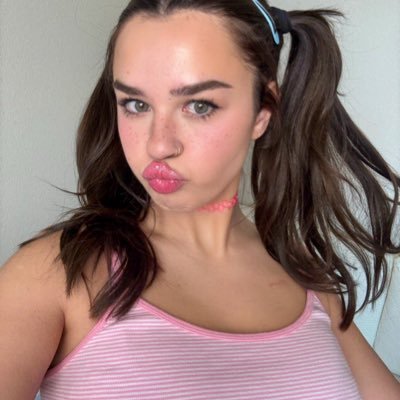 bubblebratz's profile picture. HIII IM BACK!! ⭐️Madelynn May⭐️omg hi i love you 🎥@invisionmodels