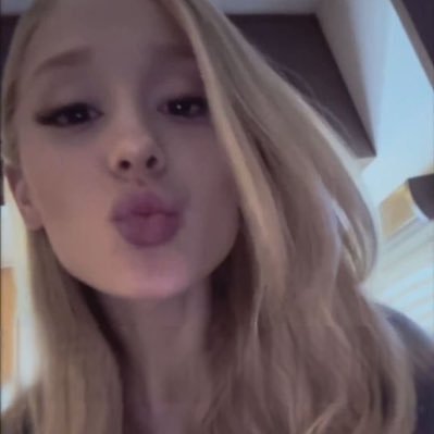 olivsarg's profile picture. Меньше эмоций — меньше проблем.