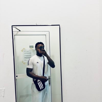 backoutside_boy's profile picture. | FIFA🎮 | @trvisXX 🐐 |🎓Bsc Economics 👨‍🎓 | @mancity⚽️ | https://t.co/eYvwFFHbsL |