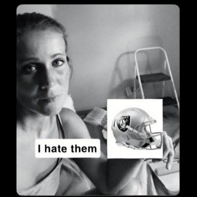 Val_Sommer's profile picture. Wife, Mother of 2, Math Teacher, Wisconsinite, #RaiderNation 🏴‍☠️, lover of Harry Potter, Penguins, and everything Game of Thrones