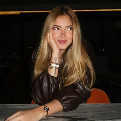 UaiBardot's profile picture. Uma mineira apaixonada por café e pão de queijo, uma boa prosa e abraços quentinhos 🌻

@ninhodami ♡ @ditoscomamor