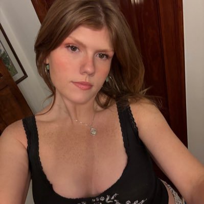 mimosamantha's profile picture. former fatass current badass. mildly ginger. professional thrifter. scrabble enthusiast. keanu reeves #1 fan. I put bugs outside