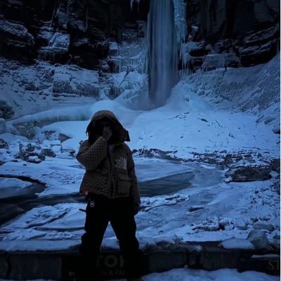 zzzcalvin211666's profile picture. Environmental Artist  🌚Discord:Laugh2thebanks. (Commissions closed) dc: shesonmeds.