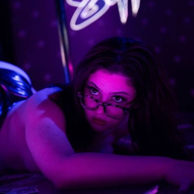 ENovaxxx's profile picture. Let them eat cake 🎂 | 22yrs |Latina🇲🇽| December 2024 Hustler Cover Honey 🍯 | 2025 AVN Fan Nominated|veronica@zenmodels.net | ellienovaxxx@gmail.com