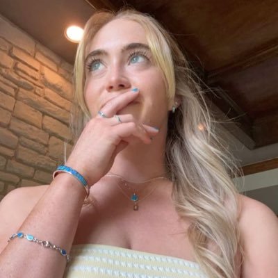 bejsjshbka94697's profile picture. 