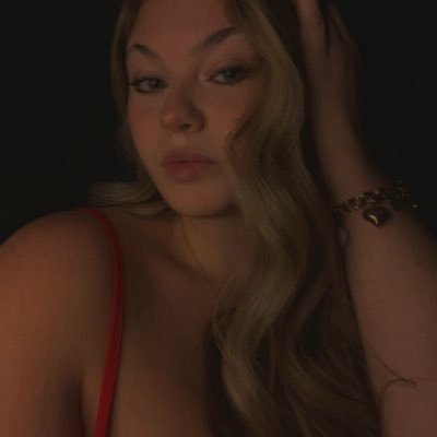 emmamaeh00's profile picture. just a brat that loves making you my personal 🏧…just know that’s all you’ll ever be. xoxo.💋