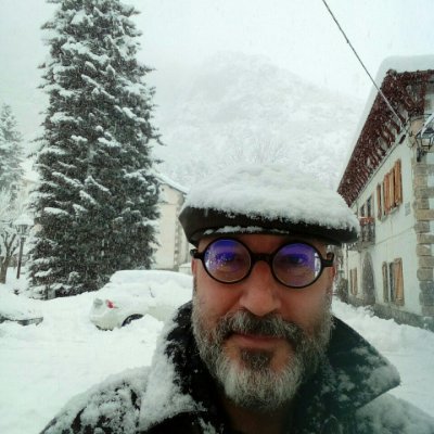 antonimartimon3's profile picture. Sóc Europeu.  Res d'europeu em pot ser aliè. 

Llibres.  Música. Trens. Cafè. Paisatges.