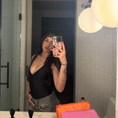 celinekat32's profile picture. UltraVida ☆〜（ゝ。∂