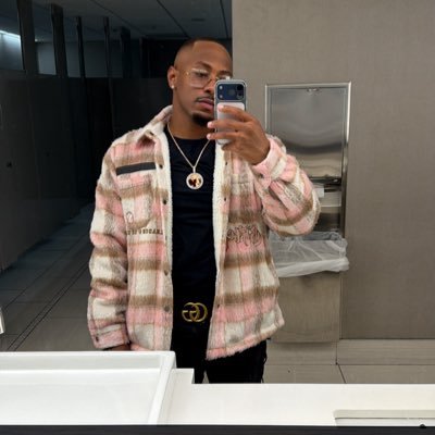 Dangelolee_'s profile picture. I'm not here to entertain, I'm here to be handsome. FUCK OFF🤭 🇯🇲
