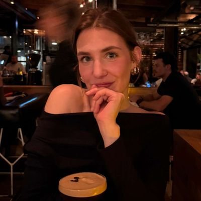 stacylovs's profile picture. pensando 24/7 em casais sáficos, vampiros e rpg.