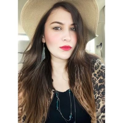 DOCTOR_NIDZ's profile picture. | Dr. Nida Ansari | 🩺 👩🏻‍⚕️ “Ilaaj yeh hai ke majboor kar diya jau, warna yun to kisi ki nahi suni maine” | SURGEON | INDIAN | SHE/HER | خانہ بدوش ख़ानाबदोश