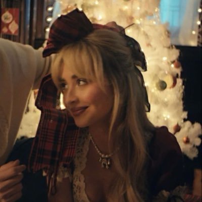 lilyslilies's profile picture. very fruity ⋆ she/her ⋆ 21 ✿ too soft for all of it