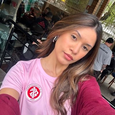 Taivsou's profile picture. é colorada a cor do meu sentimento