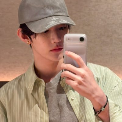 slavetozh's profile picture. 