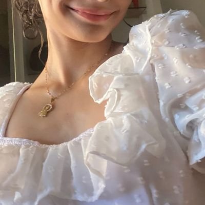 marinayres1's profile picture. estudante católica que sonha em ser jornalista. 
ㅤㅤㅤㅤㅤ
favs: new jeans, cortis e twice. 
 ͏