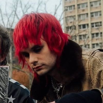 fuzzyblud's profile picture. as multifandom as one can be || fan account & personal • (she/her) • 03 liner