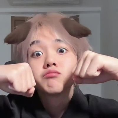 forLinMo1's profile picture. 🍦💛 หลินโม่กับไทโอคือเด็กอัจริยะที่หล่อและตลก  🐶🌻