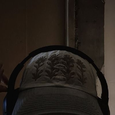 _t01t's profile picture. عيني ما يعجبها الا أنا  .