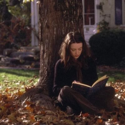 seoro2y's profile picture. 어떤 향은 때로 짙은 추억을 머금는다