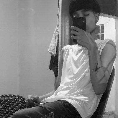 gu1zinneto's profile picture. It ceases to be just a passenger, of the direction that takes its ambition/ https://t.co/A7SujazE5S