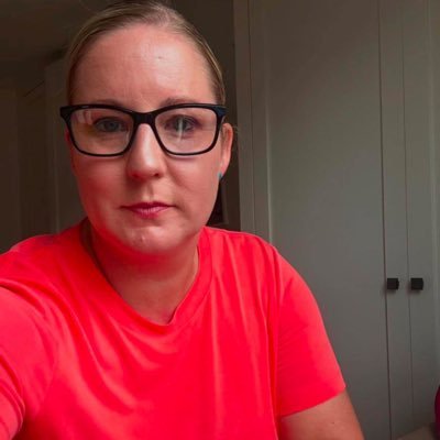 catarinaelly54's profile picture. i choose not to go back to my pains because love Leeds …. more like mom 👩 with kids 💯🎊😘🦅❤️❤️❤️❤️❤️❤️💯💯🛒🛍️🛍️🛒🛍️