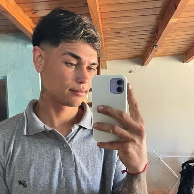 Cristia96968443's profile picture. 1999