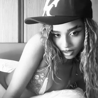 jsxtinbieber's profile picture. jb & rihanna