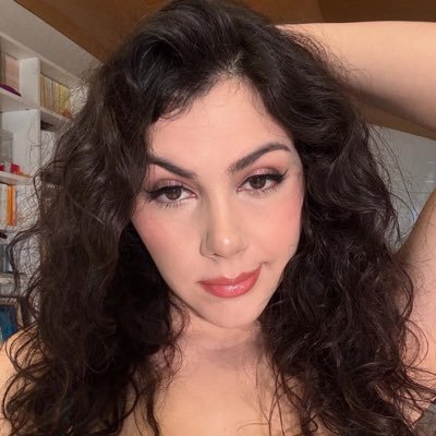 mikaela234547's profile picture. Hi 🤍I love making aesthetic content and sharing it with you! I want to share with you how I see Nude art for myself 🥰💦