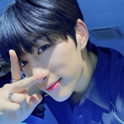 HunniesPout's profile picture. 💕Ult svt, monsta x, & justb💕 #Sungyoon: Christina, drinks lots of water. I love you ❤ 
she/her '99 liner 🇱🇦