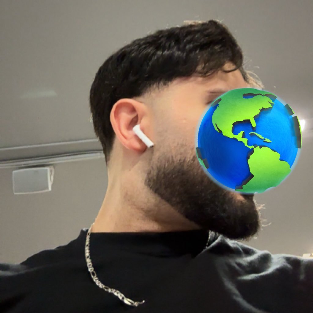 erhan42_'s profile picture. 